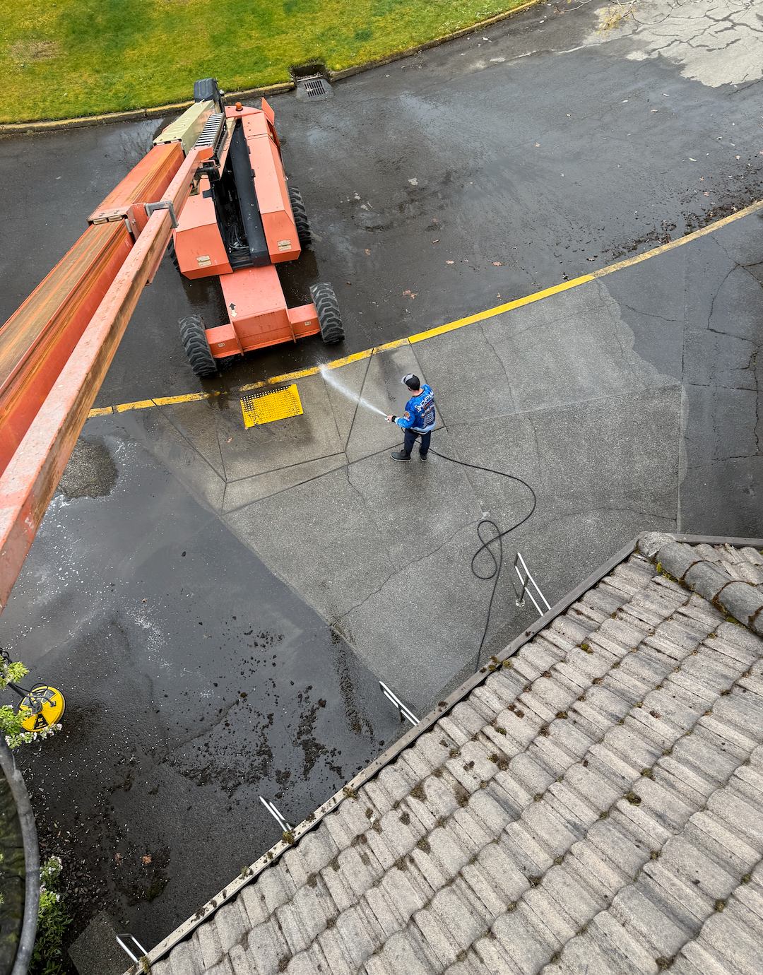 Commercial Roof Cleaning For College Campus